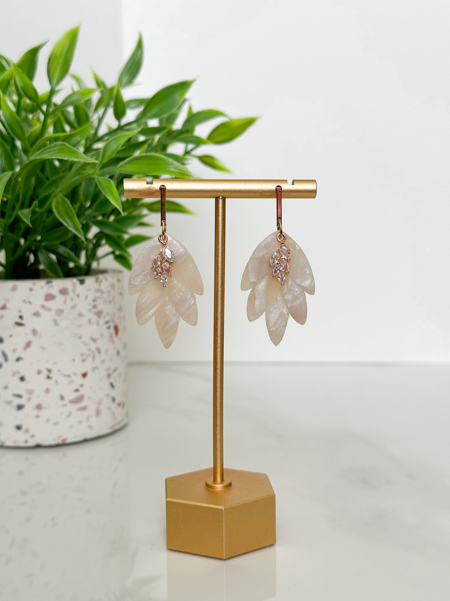 Pearl Marble Juliet