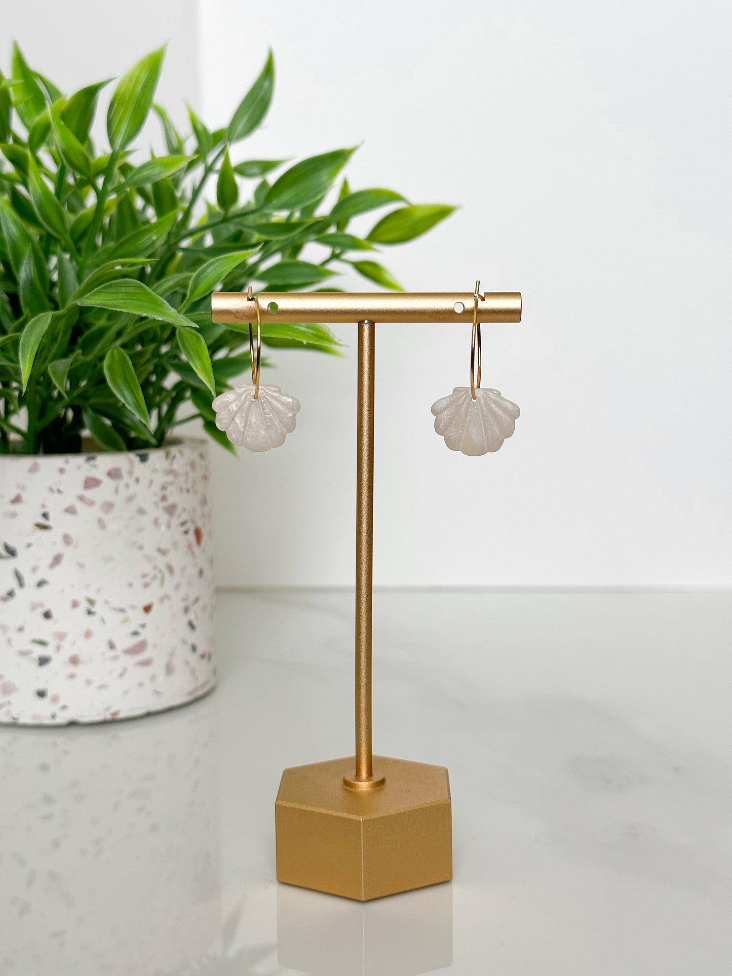 Shell Hoop